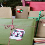 Christmas Gift Wrapping Ideas Using Kraft Paper Featured Image