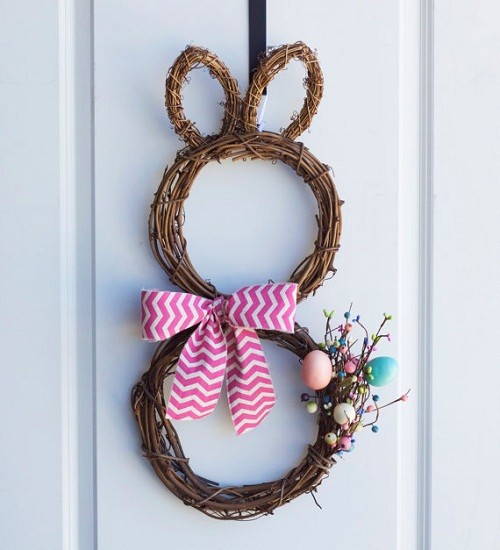 Easter Bunny Grapevine Wreath + {The Creative Corner 3.6.16}