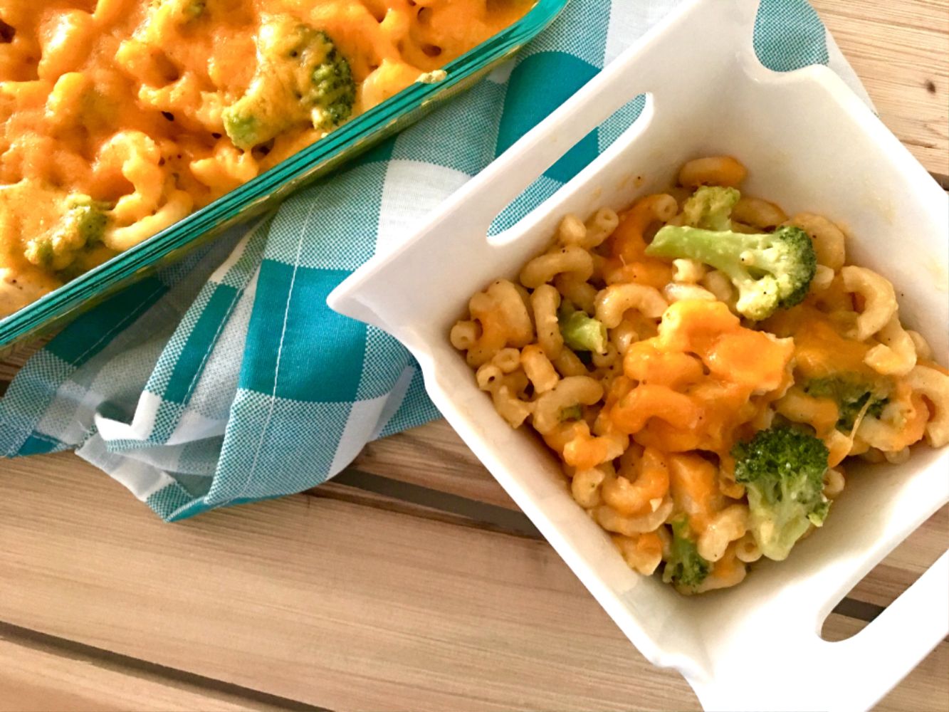 Cheesy Chicken and Broccoli Casserole Perfect for Weeknight Dinner 