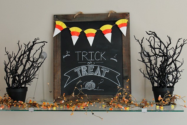 Make a Candy Corn Banner using Cupcake Liners for Halloween 