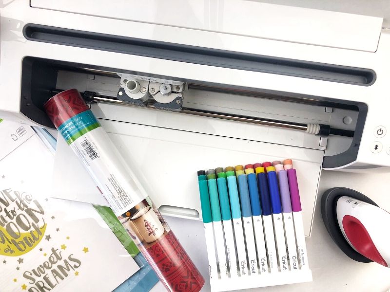 Cricut Gift Guide for Beginners and Crafters of All Ages